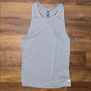 Vuori Size Medium Sunrise High Neck Tank Top Light Steel Blue / Silver Fitness